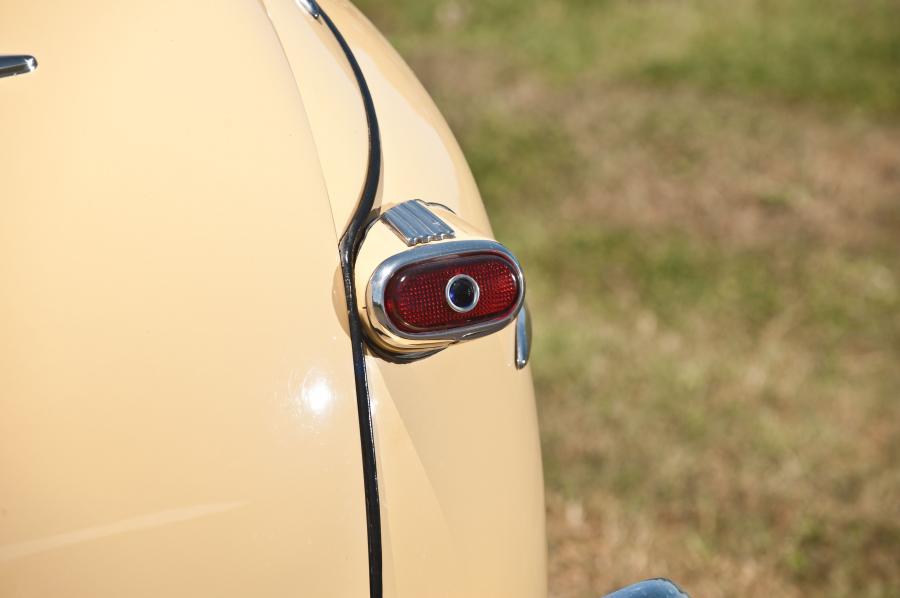 Ford Super Deluxe Convertible Coupe 1948 года  (фото 10 из 26)
